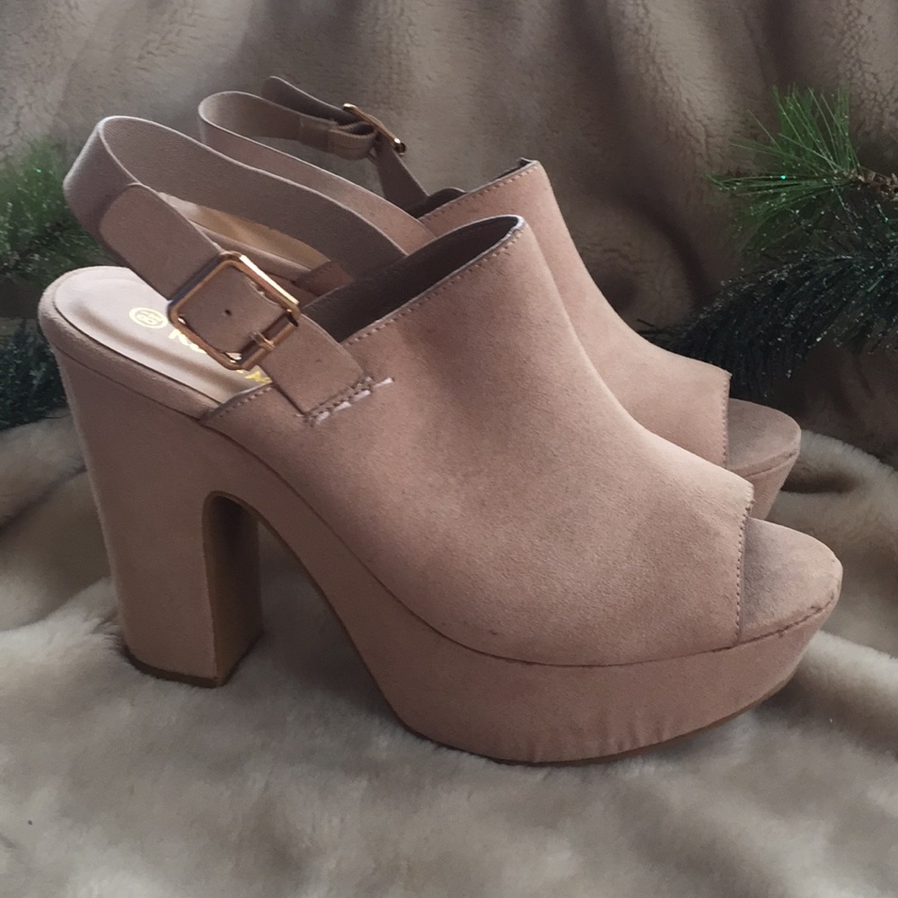 Nude Platforms ๐
๐ผ - Picture 5 of 6